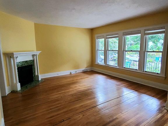 3rd image of 745 Ashland Ave