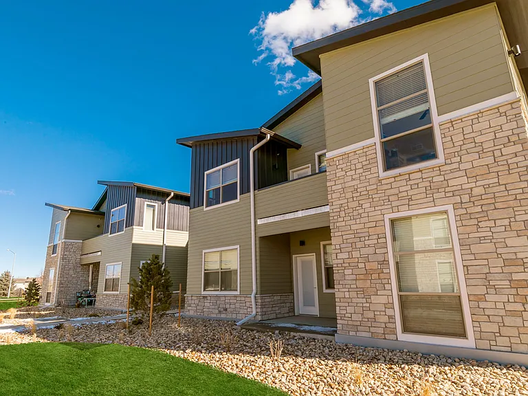 Centennial Park Apartments — Photo 2