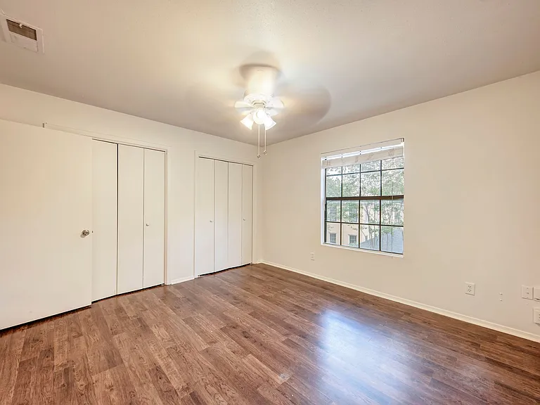 3102 Cedar St — Photo 6