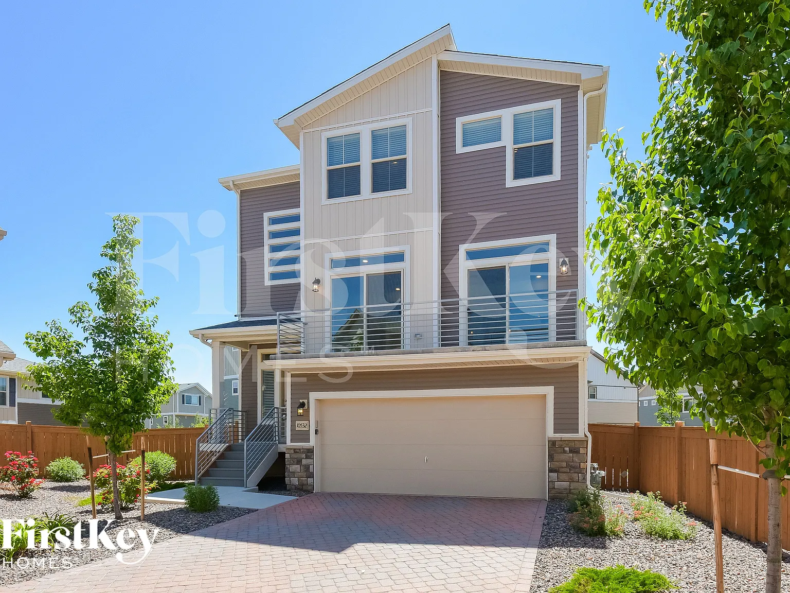 3 bed, 1.5 bath, 2344 sqft, $2,900 — Photo 1