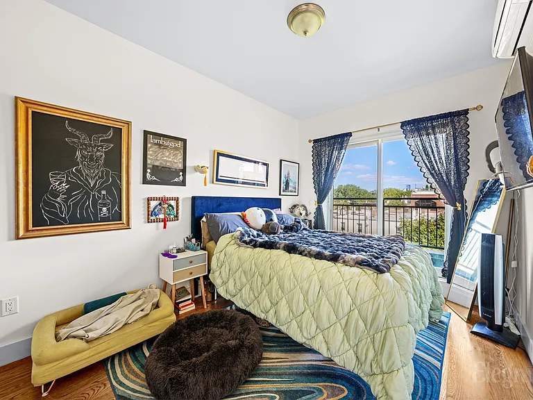 149 W 9th St #4 — Photo 8