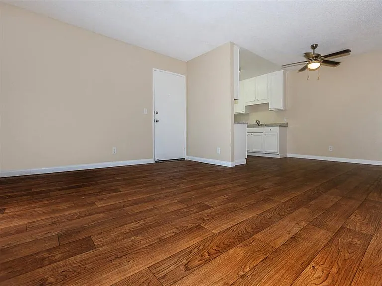 San Jacinto RC Apartments — Photo 8