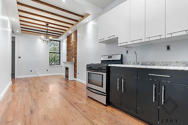 1st image of 913 Saint Johns Pl #2D