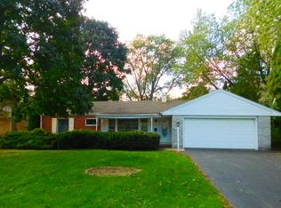 407 S 10th Ct, Saint Charles, IL 60174