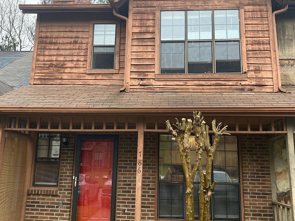 1st image of 786 Heritage Oaks Dr