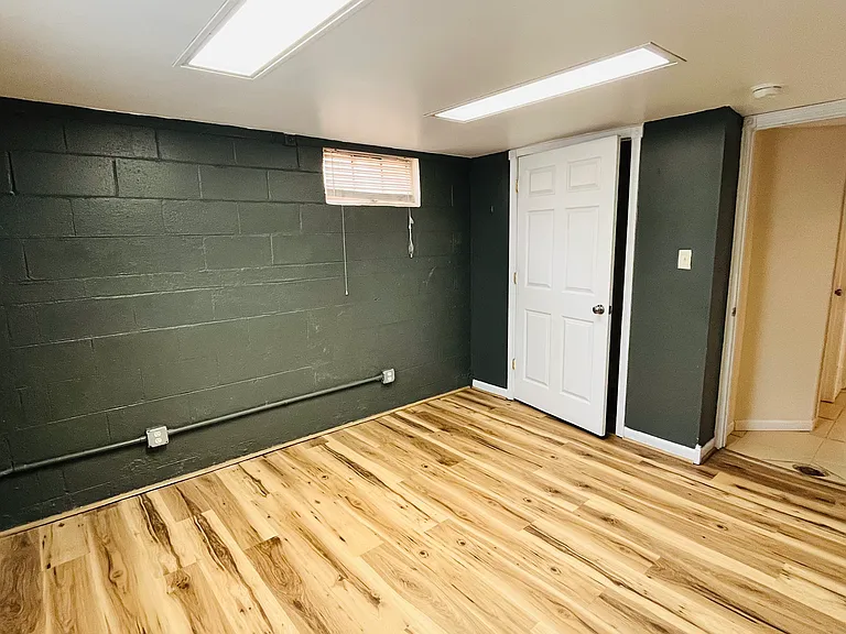 801 Berkley Rd — Photo 35
