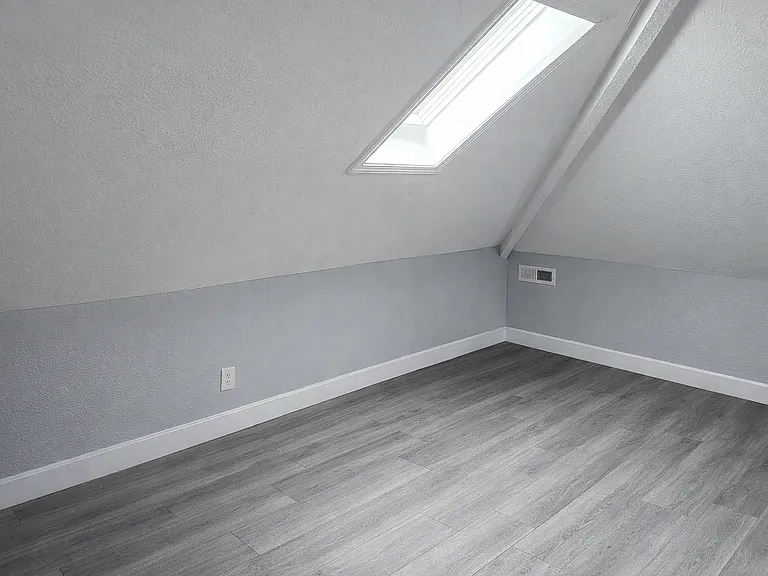 2707 N College Ave — Photo 2