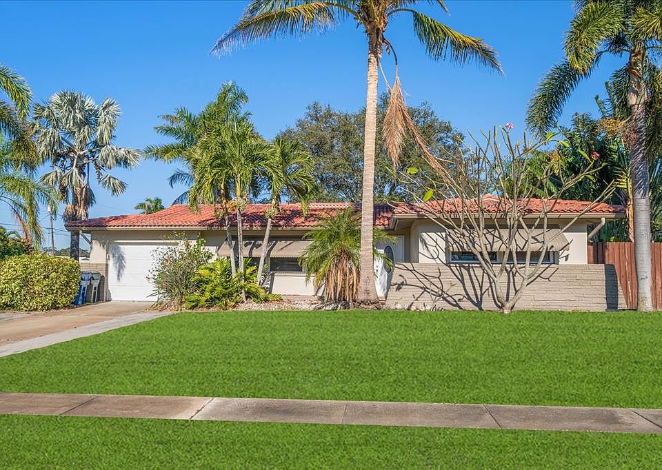 1st image of 587 HILLCREST DRIVE