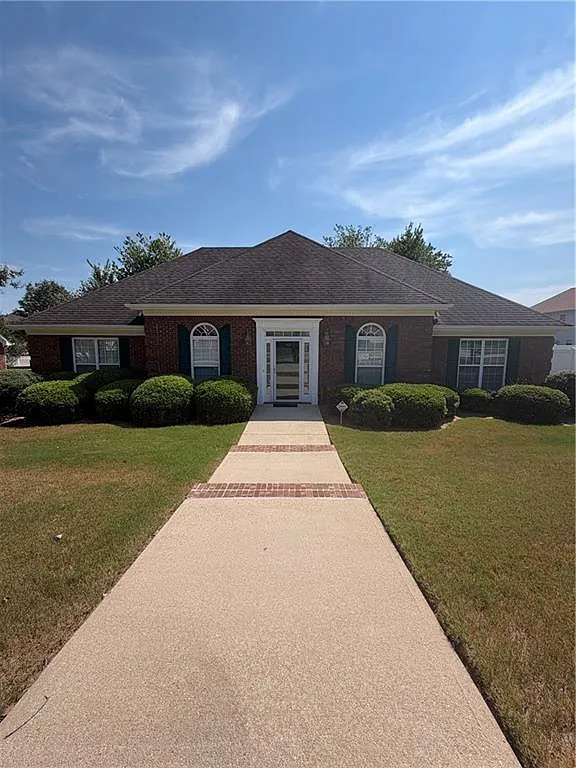 3 bed, 2.0 bath, 1924 sqft, $2,250 — Photo 4