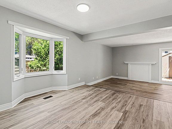 2nd image of 1511 Thurlow St