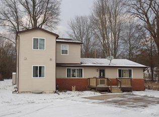 44208 Willow Rd, Belleville, MI 48111