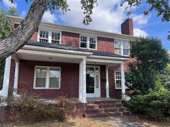 56 E 4th St, Lexington, NC 27292