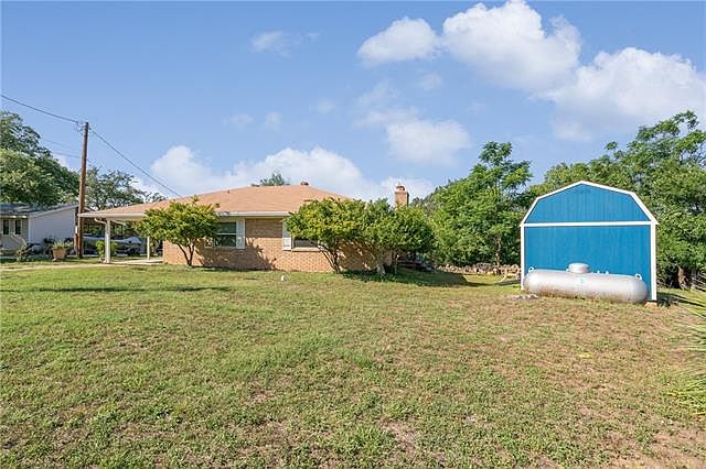 1st image of 184 Crest Dr