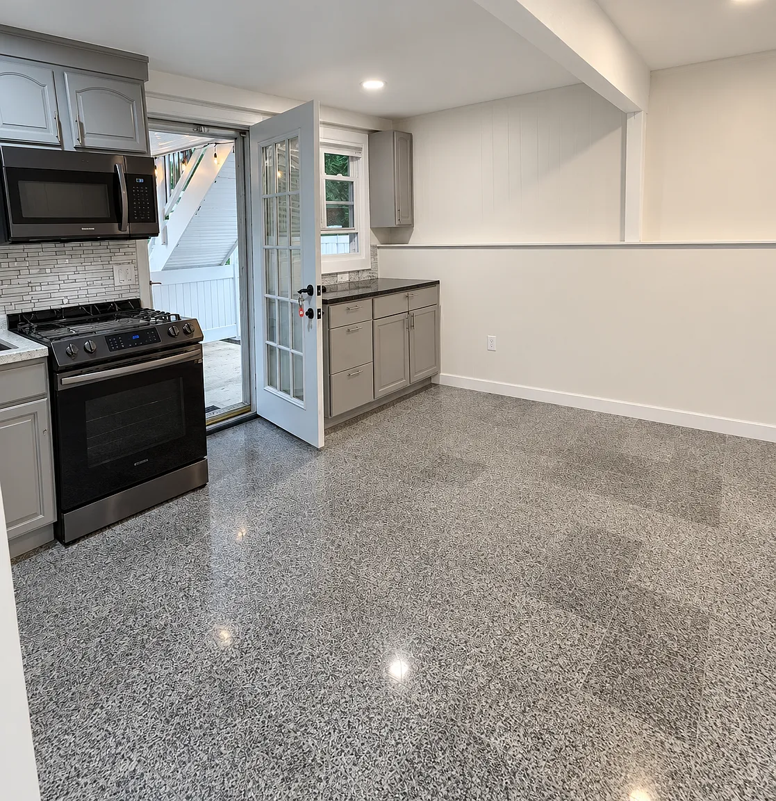 Tanglewood Dr, Smithtown — Photo 2