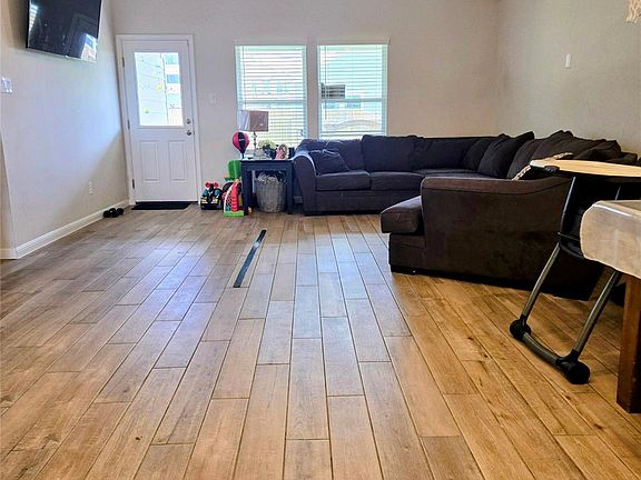 4th image of 154 Arena Dr