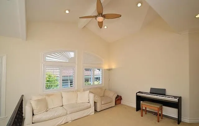 2310 Voorhees Ave #B — Photo 11