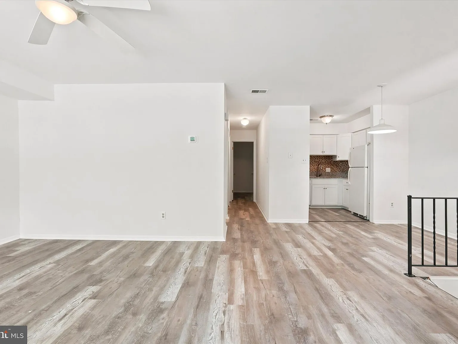 2 bed, 1000 sqft, $1,700 — Photo 4