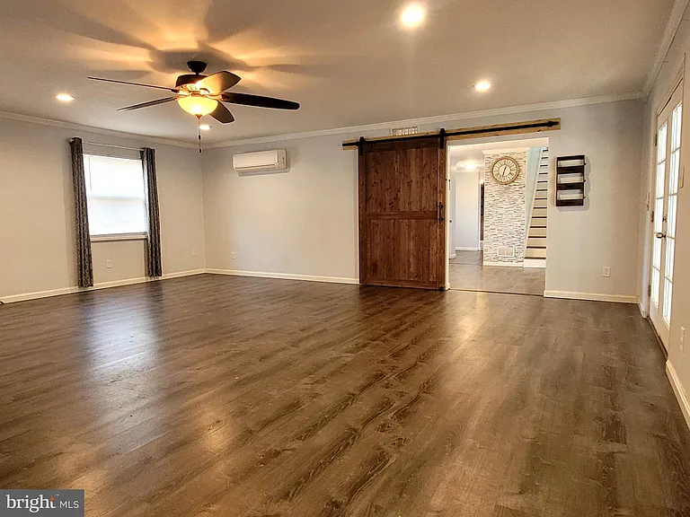 6 Tudor Ct — Photo 7