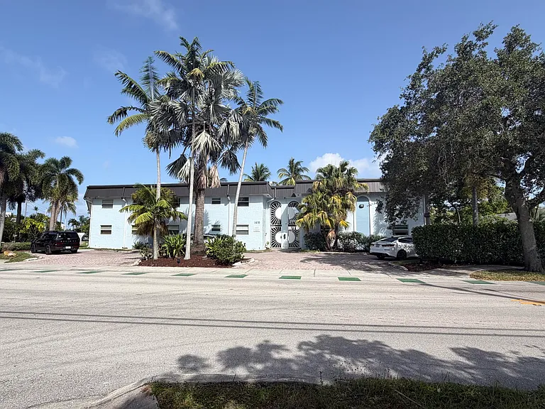 1470 N Dixie Hwy #16 — Photo 15