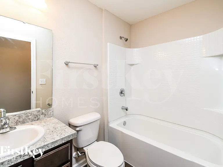 11211 Margarets Landing Pl — Photo 13