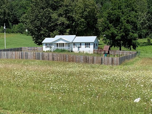 4th image of 3020 Roberts Matthews Hwy