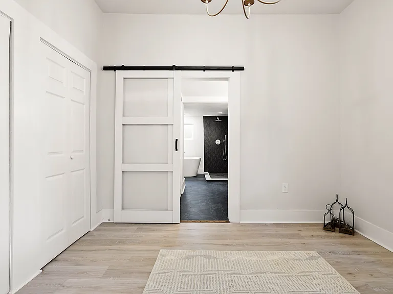 431 E Hull St — Photo 13