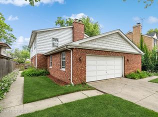 2140 Lake Ave, Wilmette, IL 60091