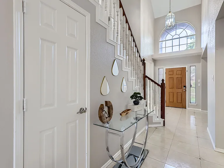 2520 Leicester Ct — Photo 25