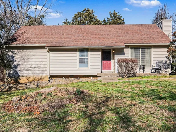 124 Brookridge Dr, La Vergne, TN 37086
