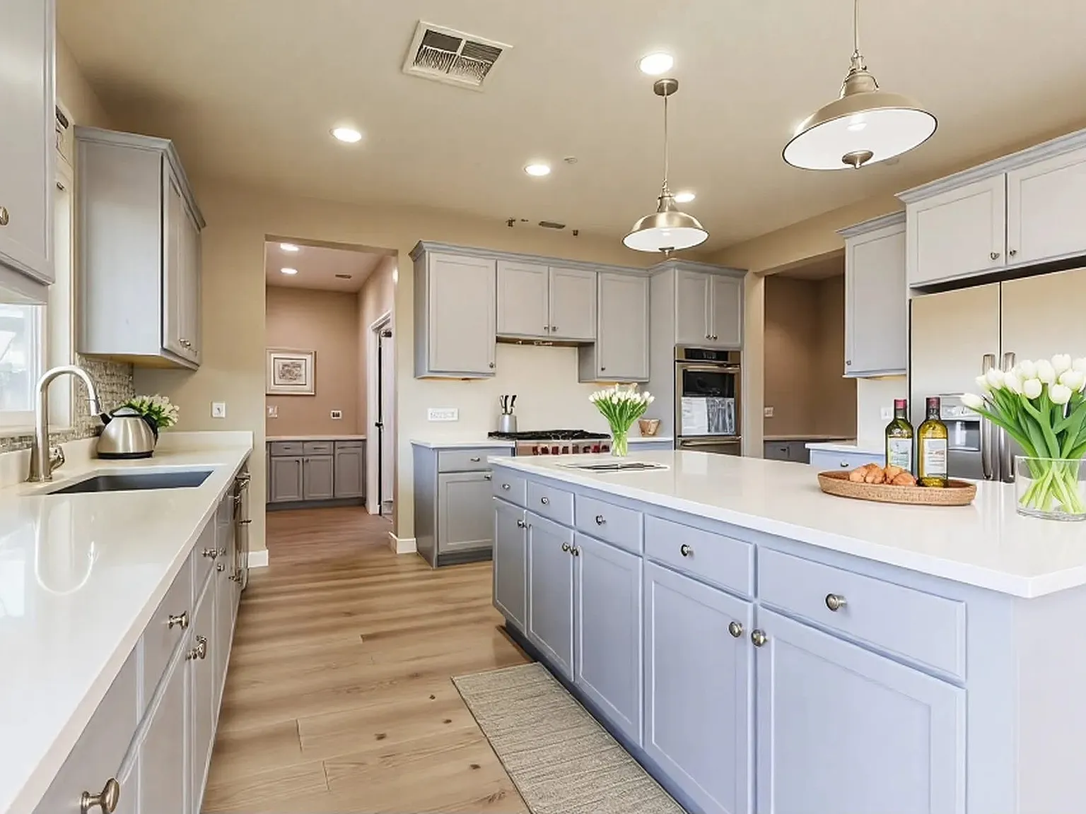 6 bed, 3716 sqft, $5,000 — Photo 3
