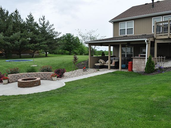 Fire pit, covered patio