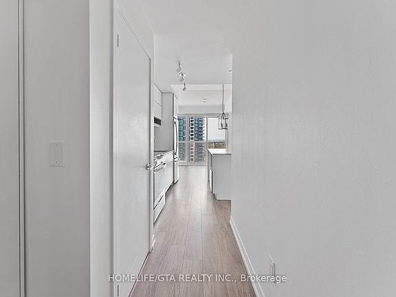 4th image of 4065 Confederation Pkwy #1512