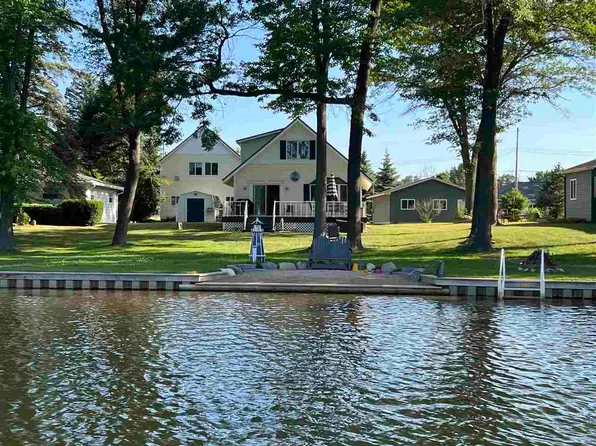 2920 E Huckleberry Trl, Farwell, MI 48622