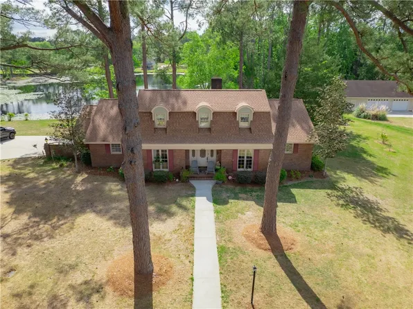 2615 Winchester Dr, Waycross, GA 31501