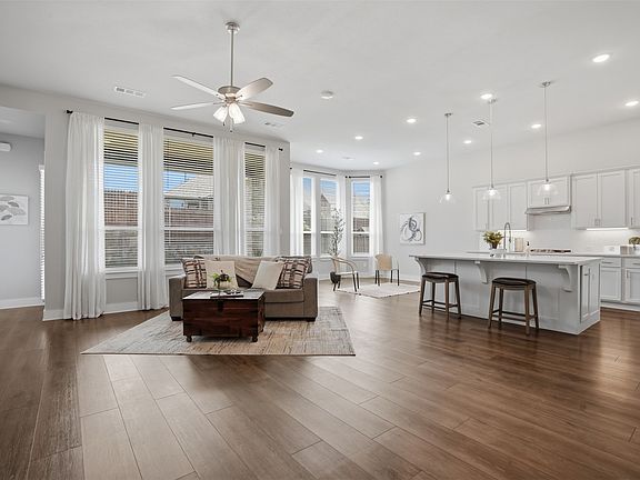 3rd image of 1915 Hillside Ct
