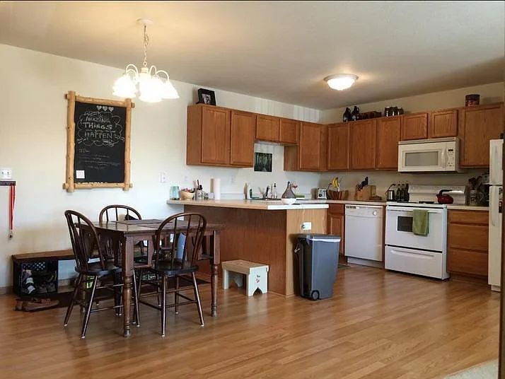 Eagle Pointe — Photo 2
