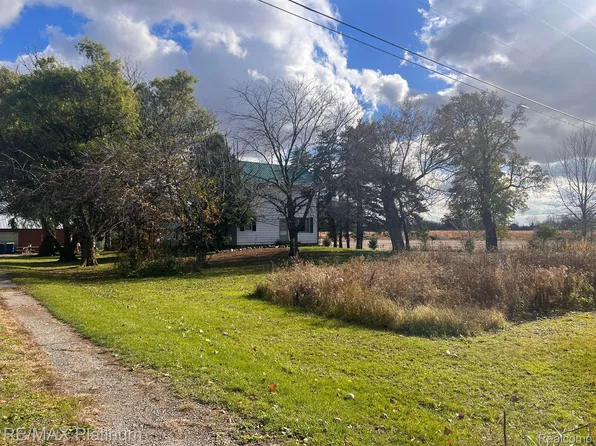 18415 S Oakley Rd, Oakley, MI 48649