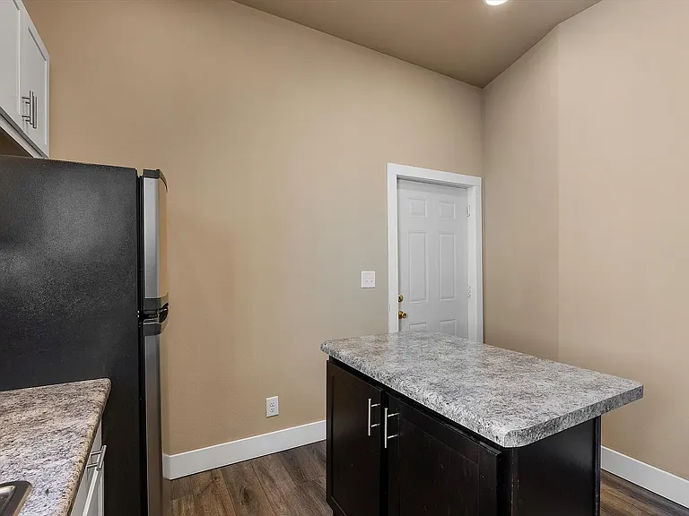2716 N Murray Ave — Photo 6