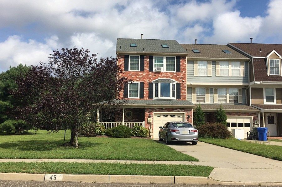 1st image of 45 Stoneshire Dr