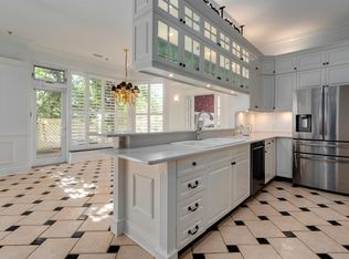 11826 100th Ave NW #102, Edmonton, AB T5K0K3