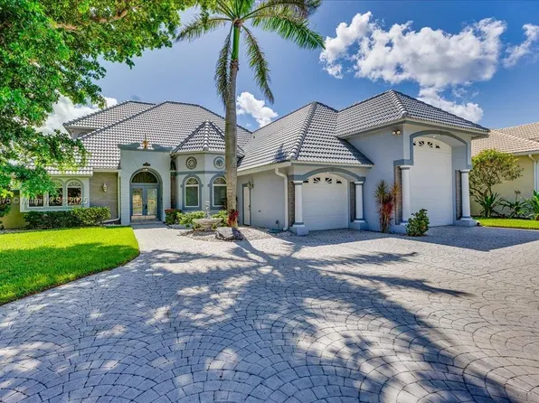 14817 Laguna Dr, Fort Myers, FL 33908