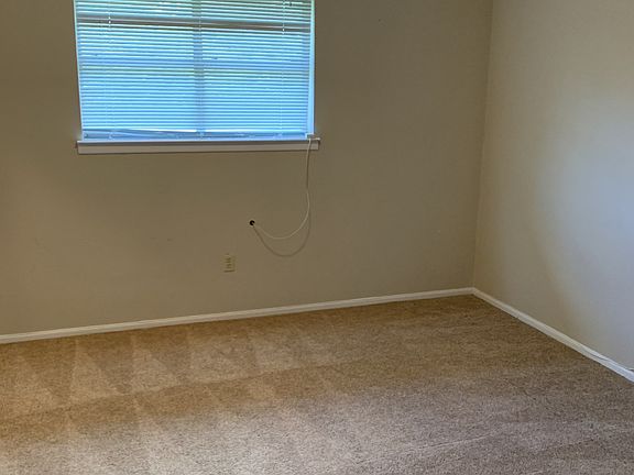 5th image of 209 Hawaii St APT 202