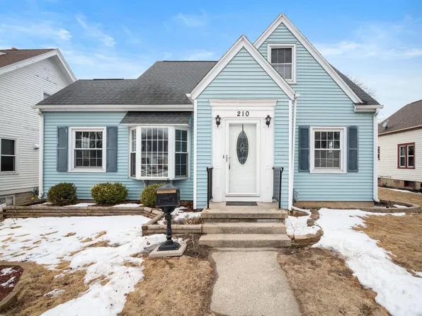 210 South 11th AVENUE, West Bend, WI 53095