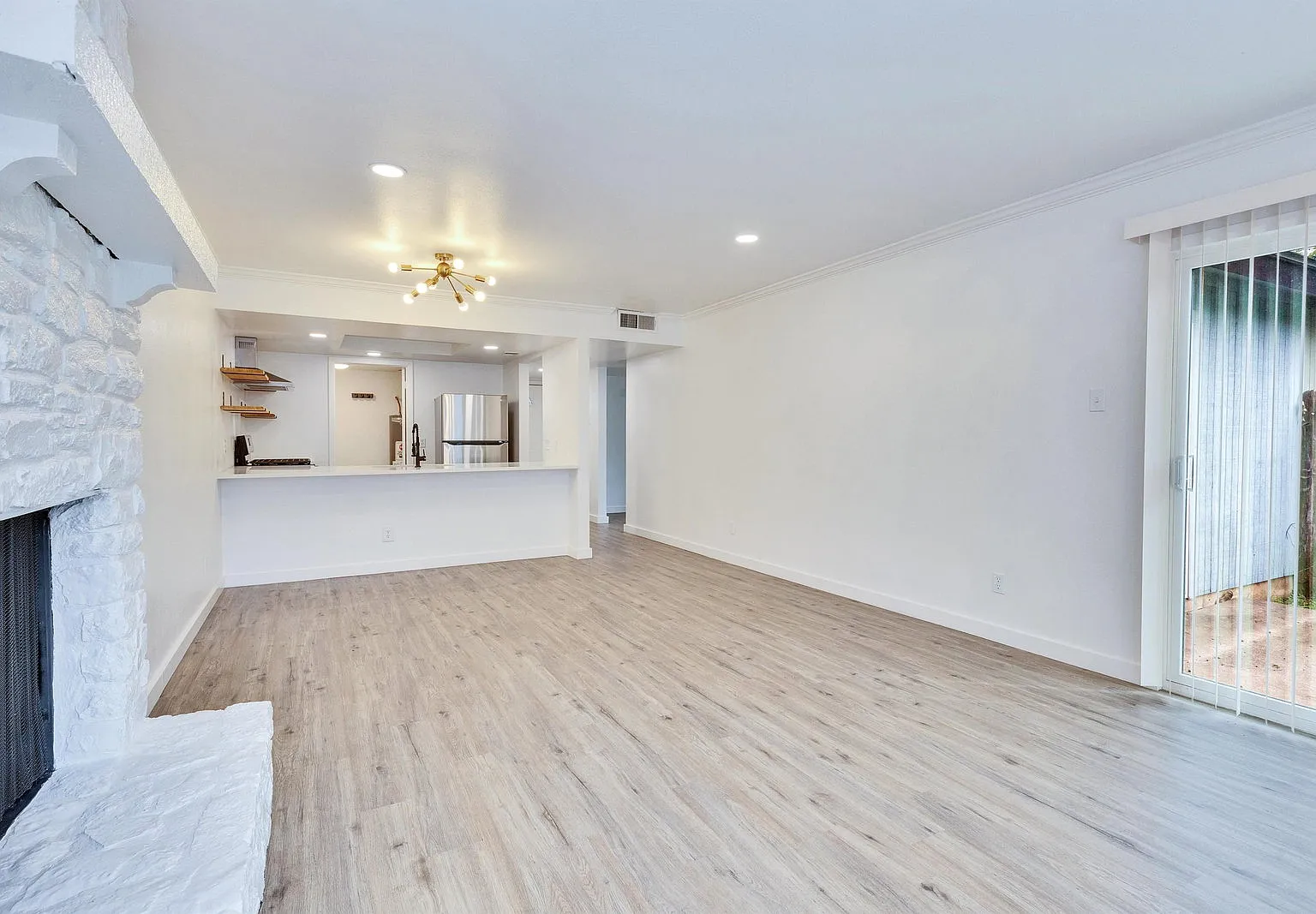 2 bed, 1.0 bath, 1008 sqft, $1,500 — Photo 1