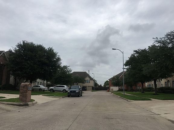 5th image of 2413 Pine Lake Dr