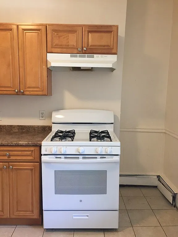 3 bed, 815 sqft, $3,000 — Photo 1