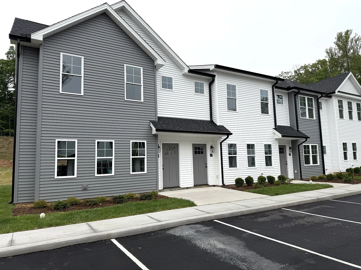 110 Aaron Pl - 711 — Photo 3