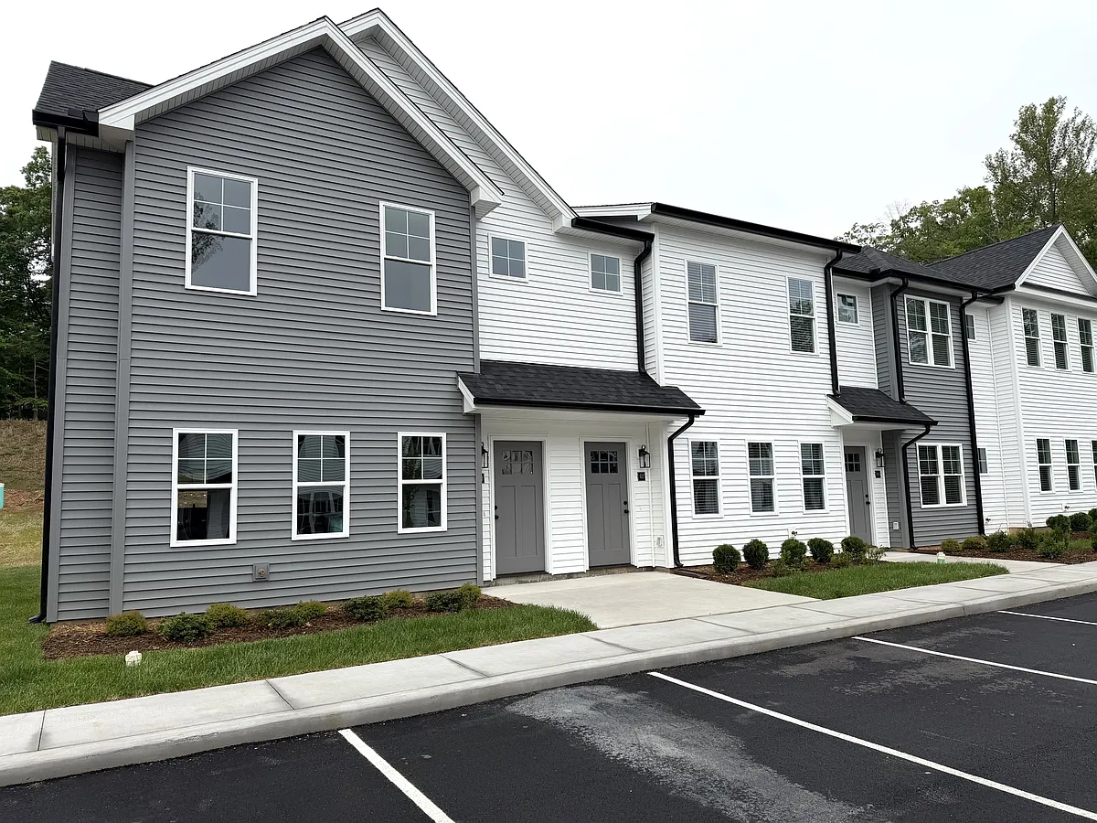 Building Photo - 110 Aaron Pl #611