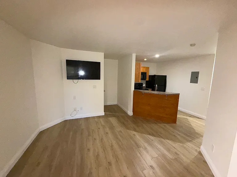 510 Elm Dr #102 — Photo 6