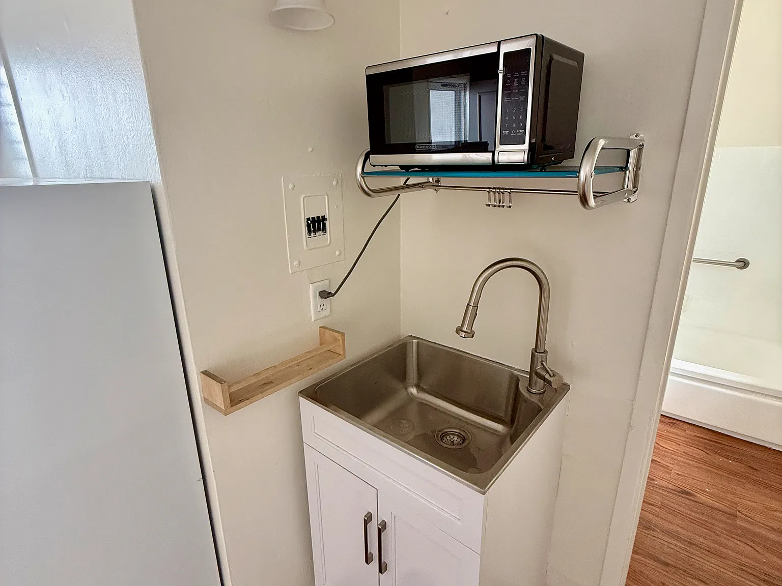 Studio, 400 sqft, $1,495 — Photo 4